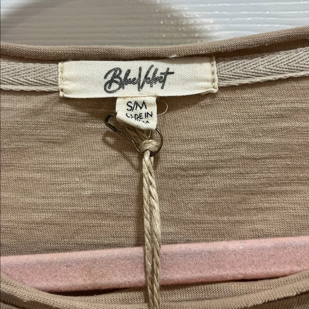 Beautiful cream dress. It’s brand new with tags on it. - Picture 2 of 6